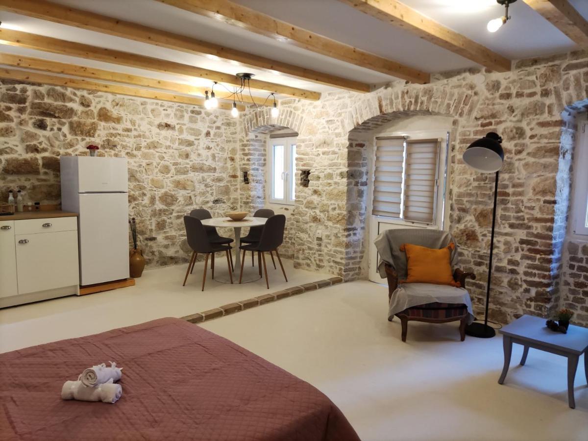 Zaira'S Apartment Corfu Town Exterior photo